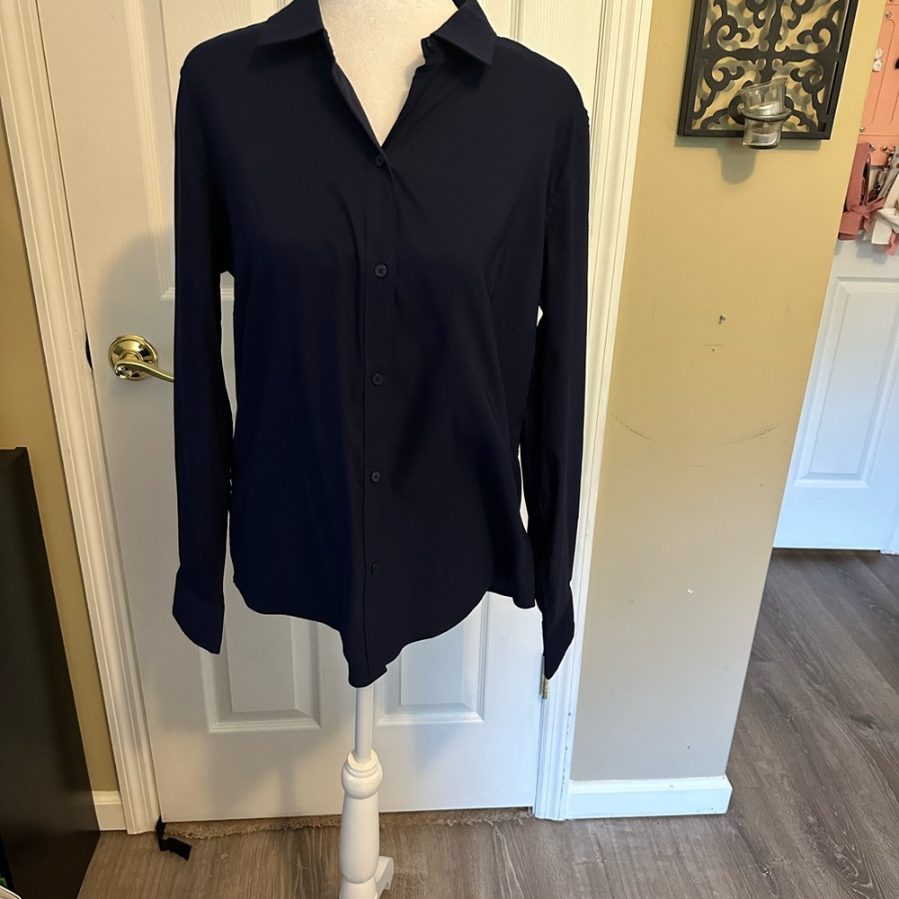 UNTUCKit blue button down shirt size 10